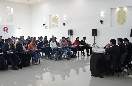 Primera Capacitación de Abogados para la prestación de Servicios Públicos del Estado de México